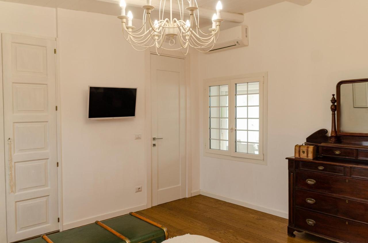 Apulialux Private 100Mq Rooftop Oasis W Jacuzzi Apartment Bari Bagian luar foto