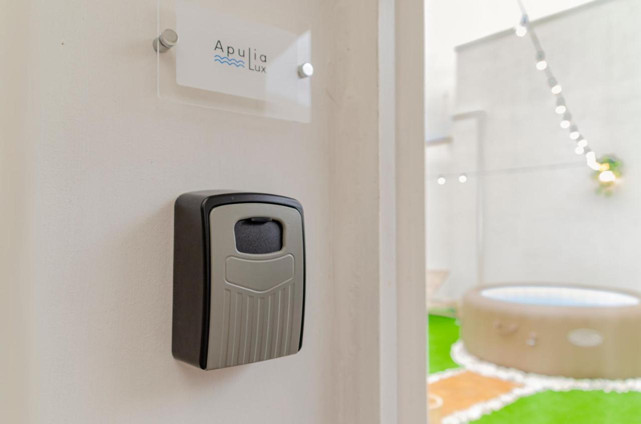 Apulialux Private 100Mq Rooftop Oasis W Jacuzzi Apartment Bari Bagian luar foto