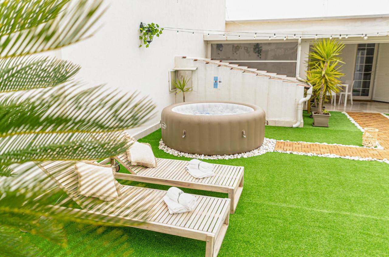 Apulialux Private 100Mq Rooftop Oasis W Jacuzzi Apartment Bari Bagian luar foto