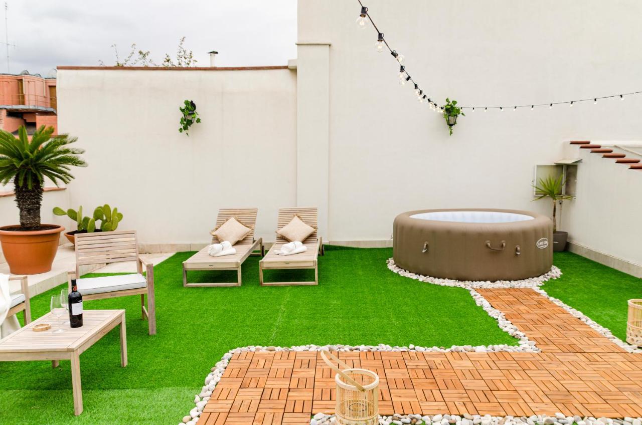 Apulialux Private 100Mq Rooftop Oasis W Jacuzzi Apartment Bari Bagian luar foto