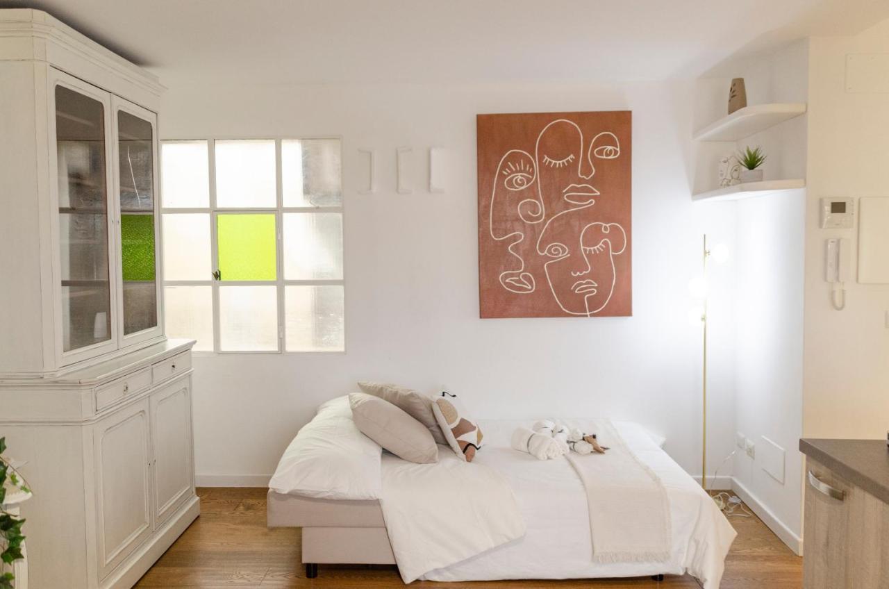 Apulialux Private 100Mq Rooftop Oasis W Jacuzzi Apartment Bari Bagian luar foto
